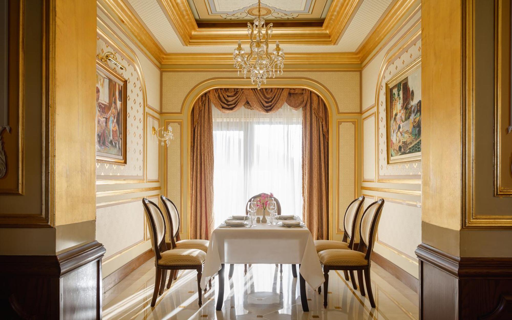ホテル サマキー パレス シャラジル Seredil エクステリア 写真 A dining room