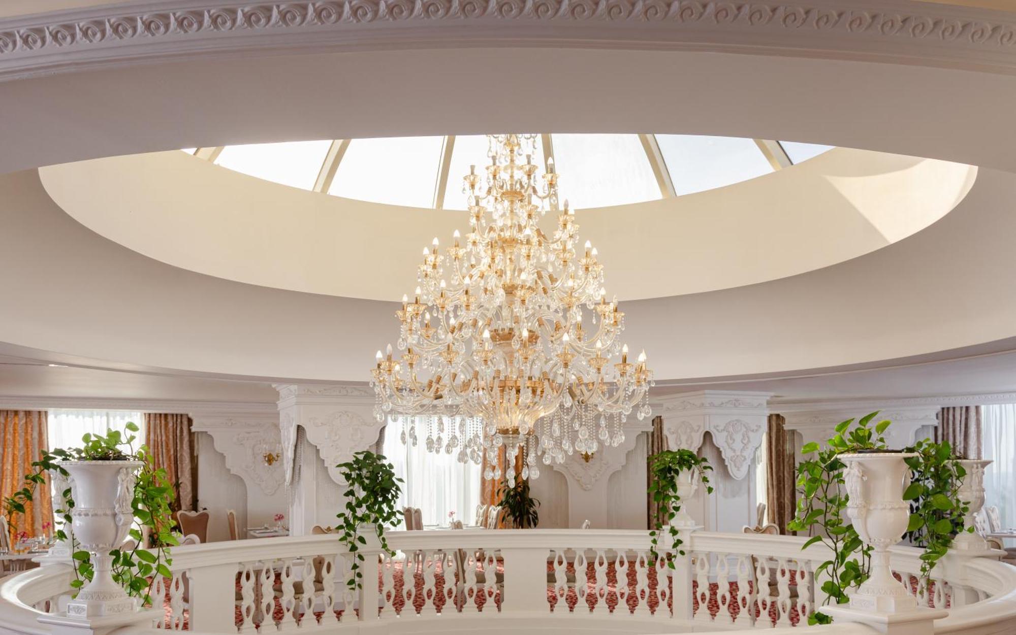 ホテル サマキー パレス シャラジル Seredil エクステリア 写真 The interior of the hotel