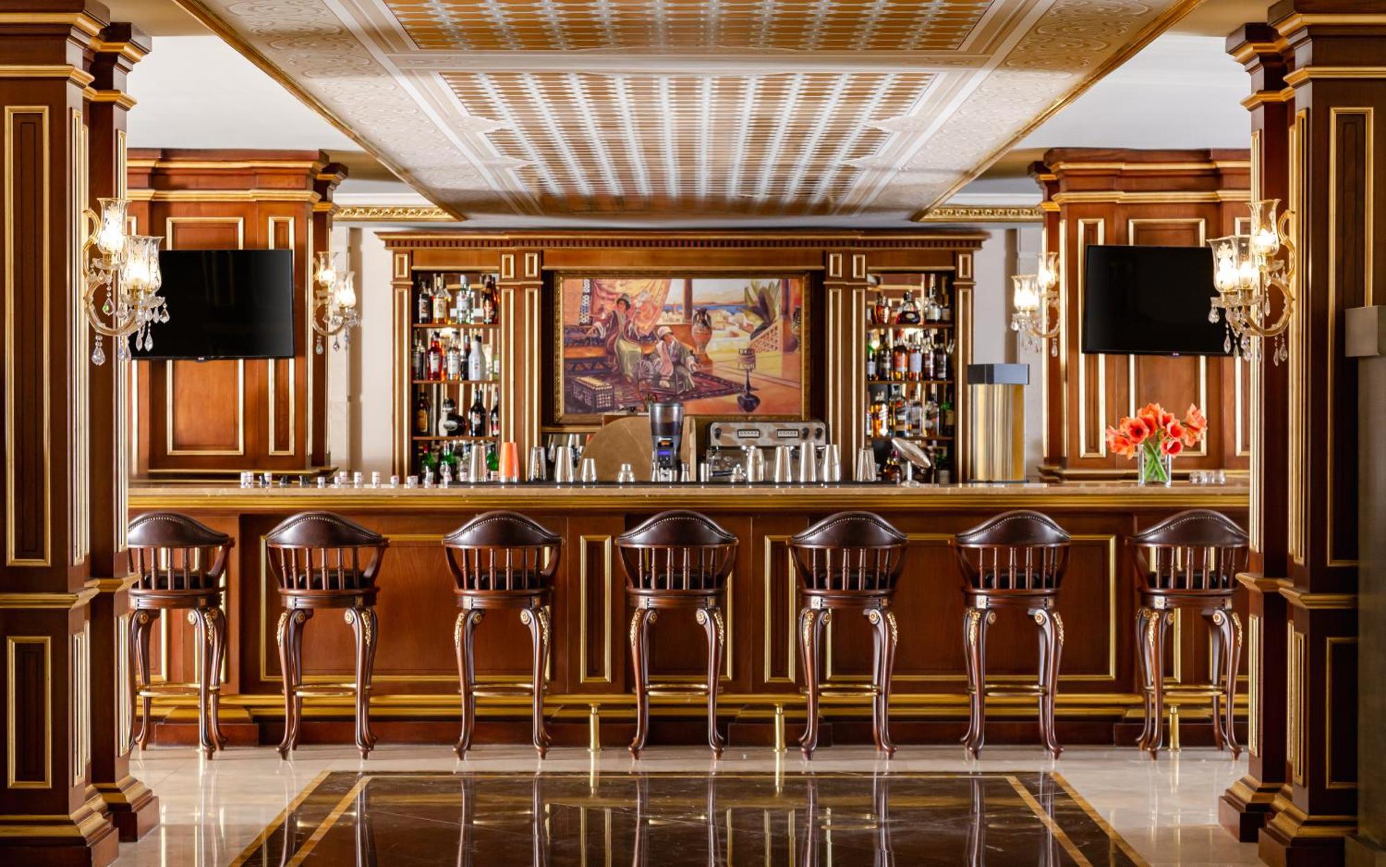 ホテル サマキー パレス シャラジル Seredil エクステリア 写真 The bar at the hotel