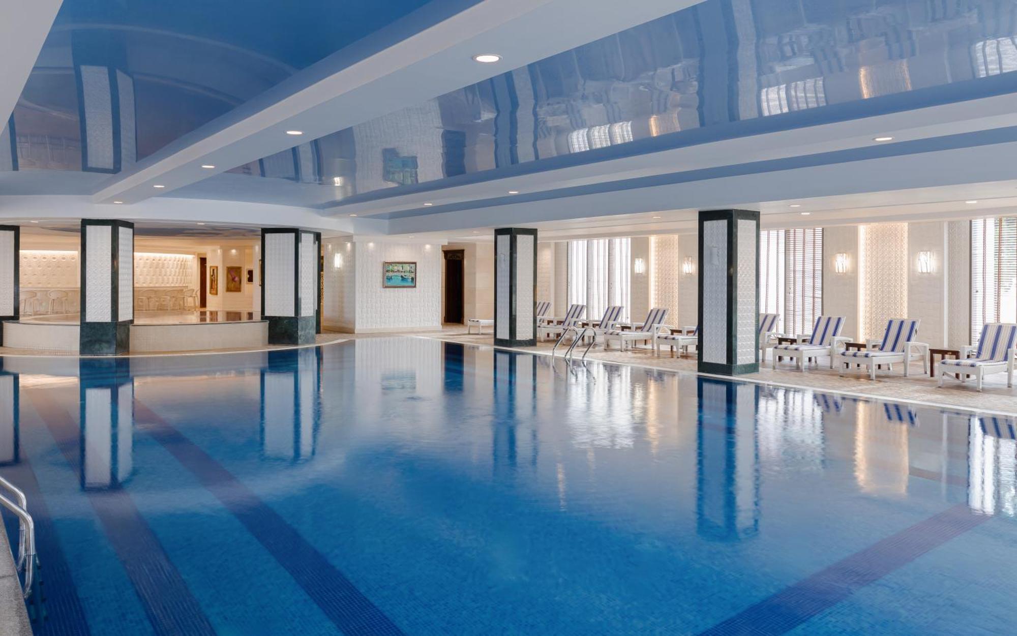 ホテル サマキー パレス シャラジル Seredil エクステリア 写真 The pool at the hotel