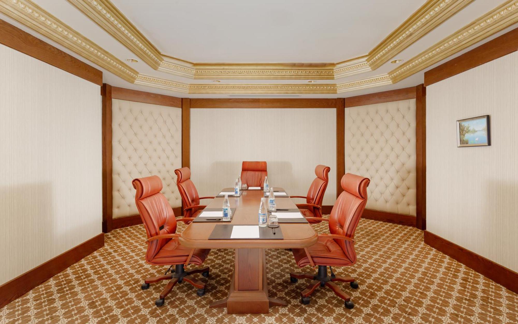 ホテル サマキー パレス シャラジル Seredil エクステリア 写真 Boardroom
